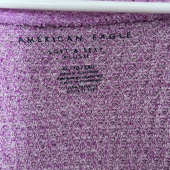 🌻American Eagle long sleeve! - Picture 2 of 3